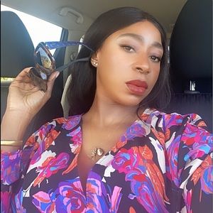 Meet your Posher, Prisca l